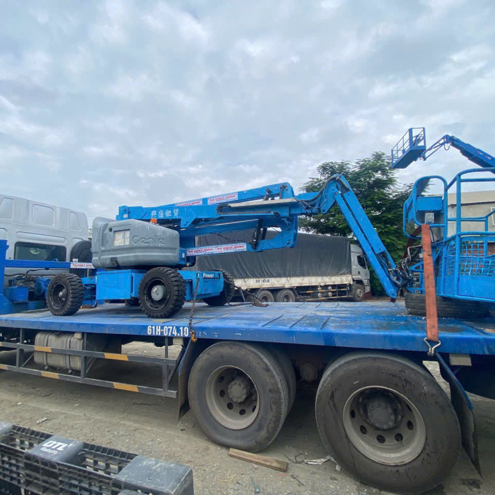 Cung Cấp Xe Nâng Cho Công Trình megabuild 