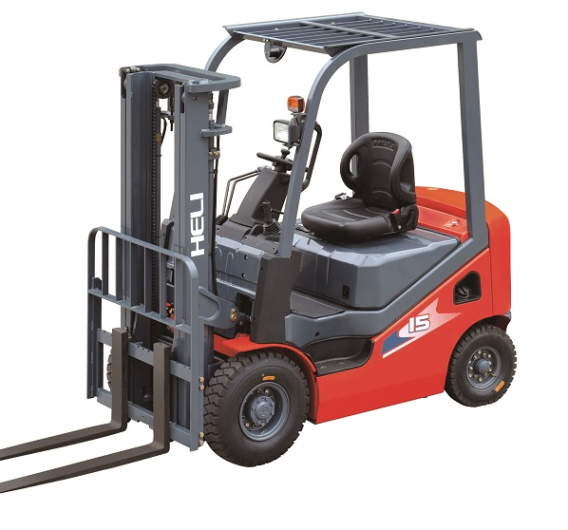 Xe nâng dầu 1.5 tấn