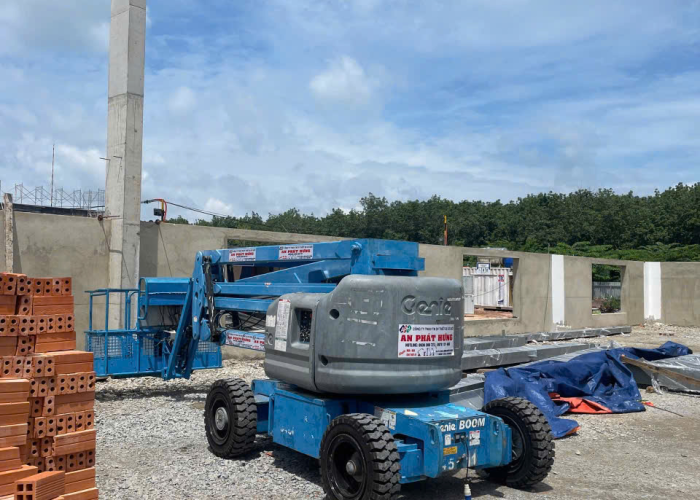 Cung Cấp Xe Nâng Cho Công Trình megabuild 