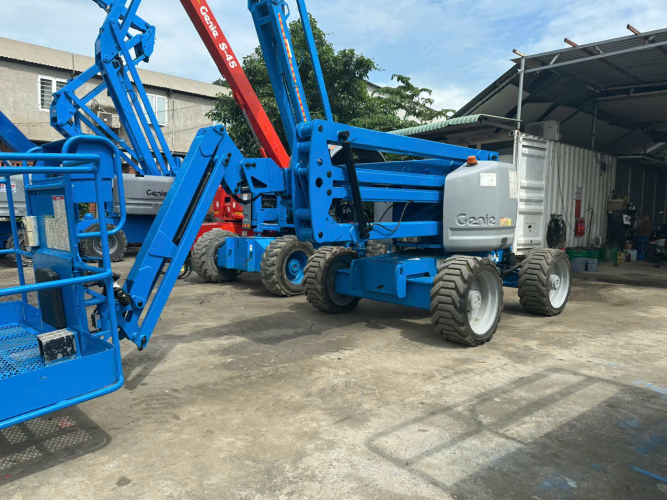 BÁO GIÁ CHO THUÊ XE NÂNG NGƯỜI DẠNG CẮT KÉO 6m – 8m – 12m TẠI HCM (MỚI NHẤT 2025)