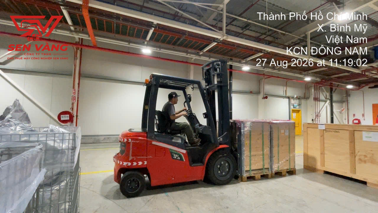 Cho thuê xe nâng đện pinlithium 3,5ton nhà mày ( First solar ) KCN Đông Nam Củ Chi