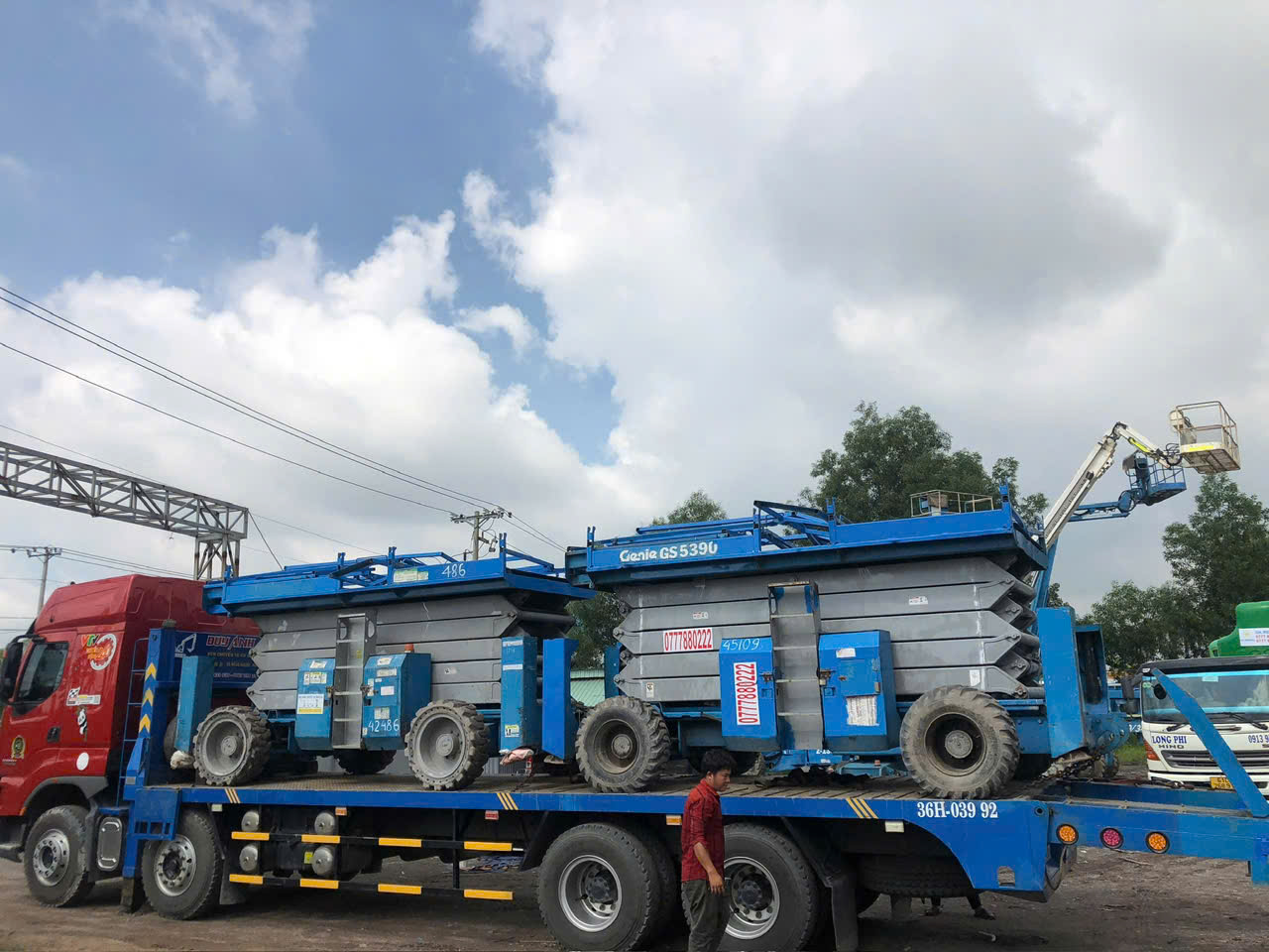 cho thuê xe nâng người dạng cắt kéo