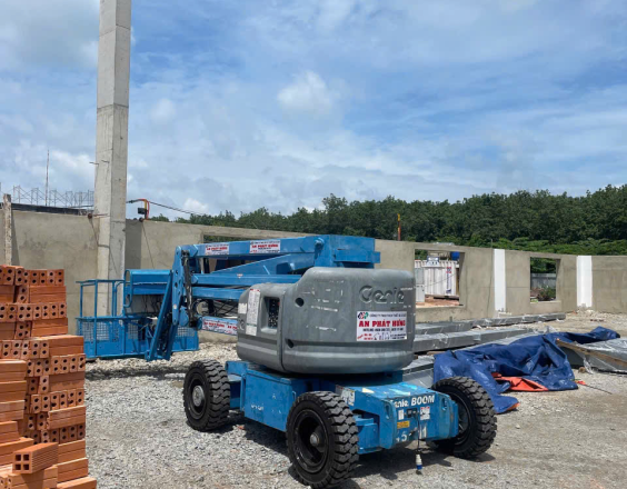 Cung Cấp Xe Nâng Cho Công Trình megabuild 