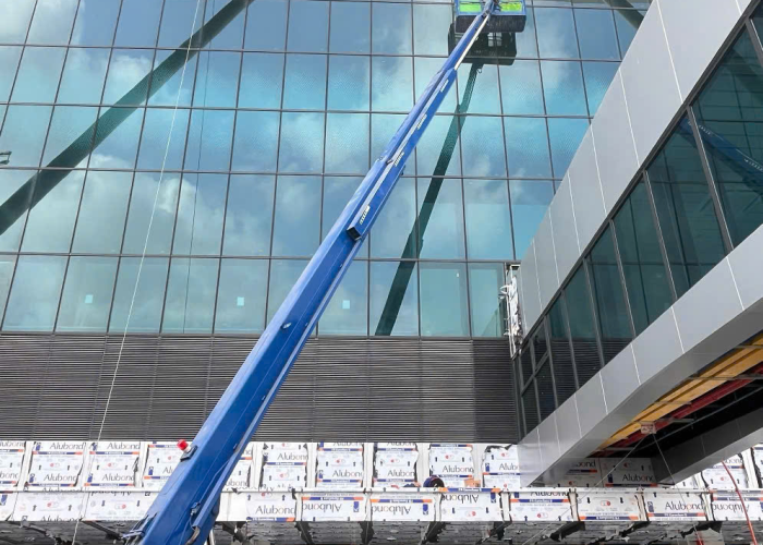 Xe nâng người Boom Lift (25m-30m) khả dụng như nào